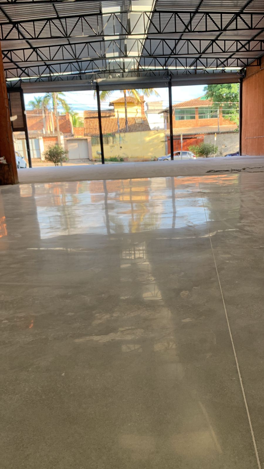 Piso polido a seco – acabamento profissional para polir concreto seco